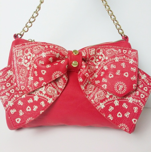 Betsey Johnson Handbags - Betsey Johnson Crossbody Bag